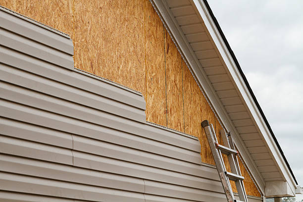 Professional Siding technician working in Rosedale, WA